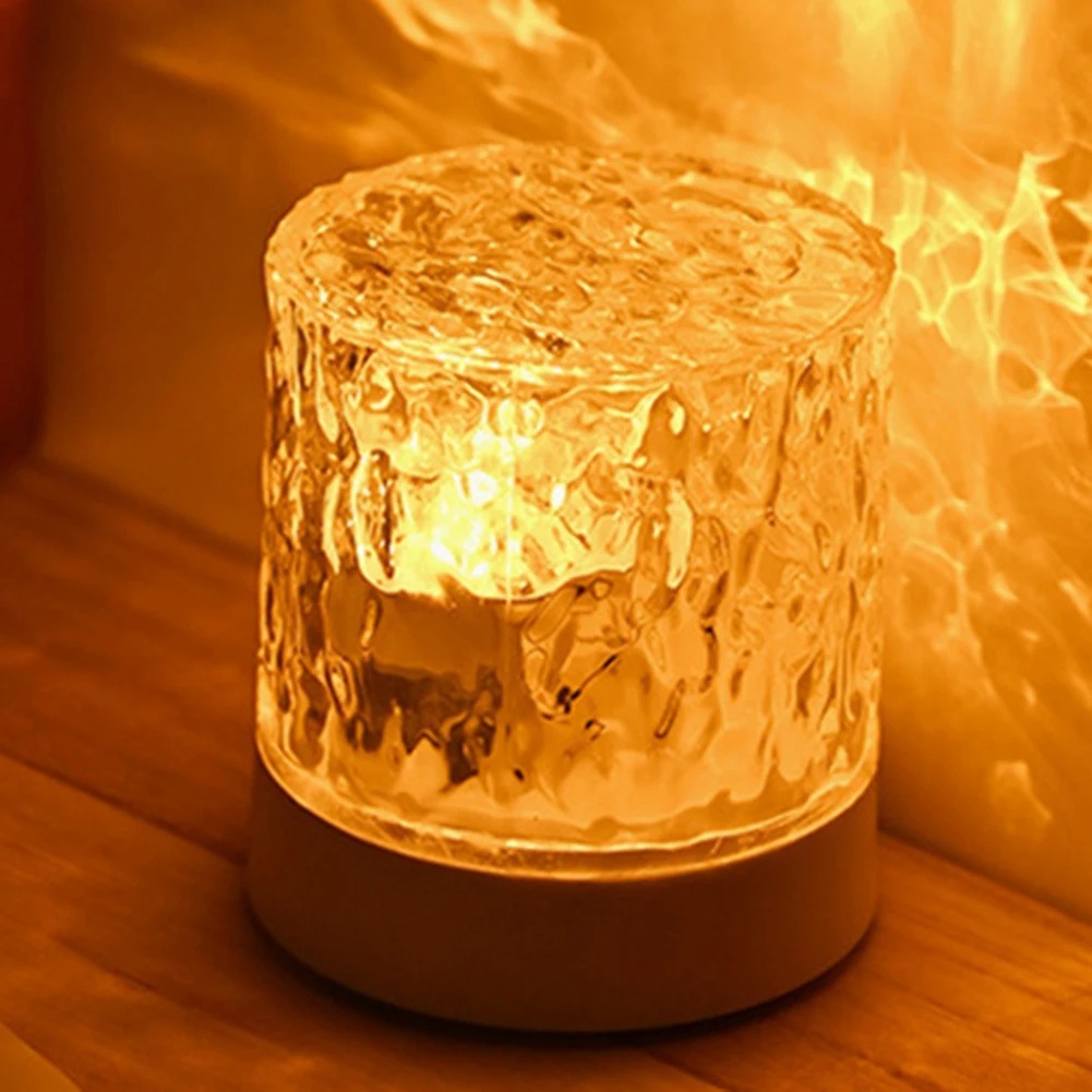 Ronde RippleLight lamp geeft een warm watergolfeffect op de wand